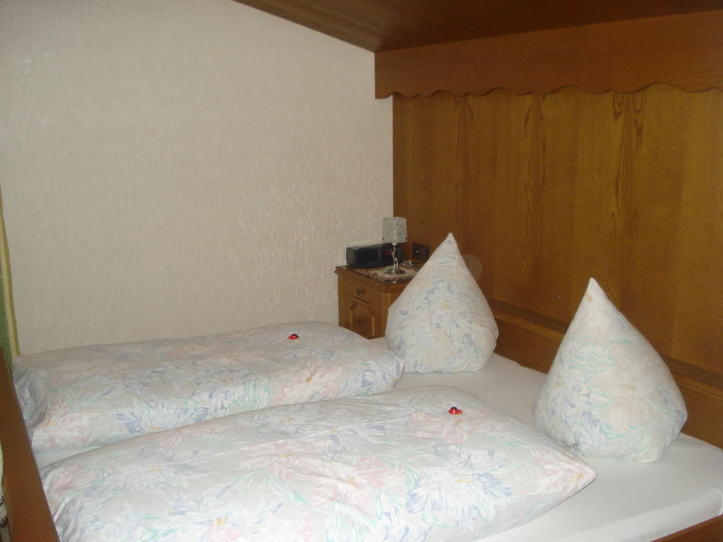 Gaestehaus Troppmair フィンケンベルク エクステリア 写真