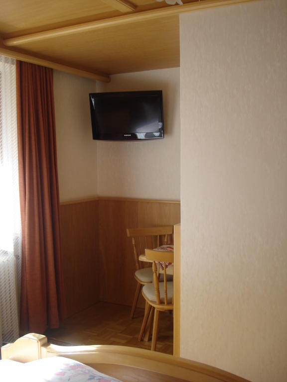 Gaestehaus Troppmair フィンケンベルク 部屋 写真