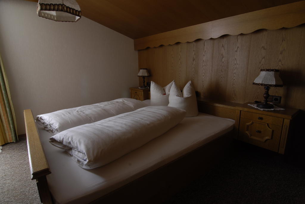 Gaestehaus Troppmair フィンケンベルク 部屋 写真