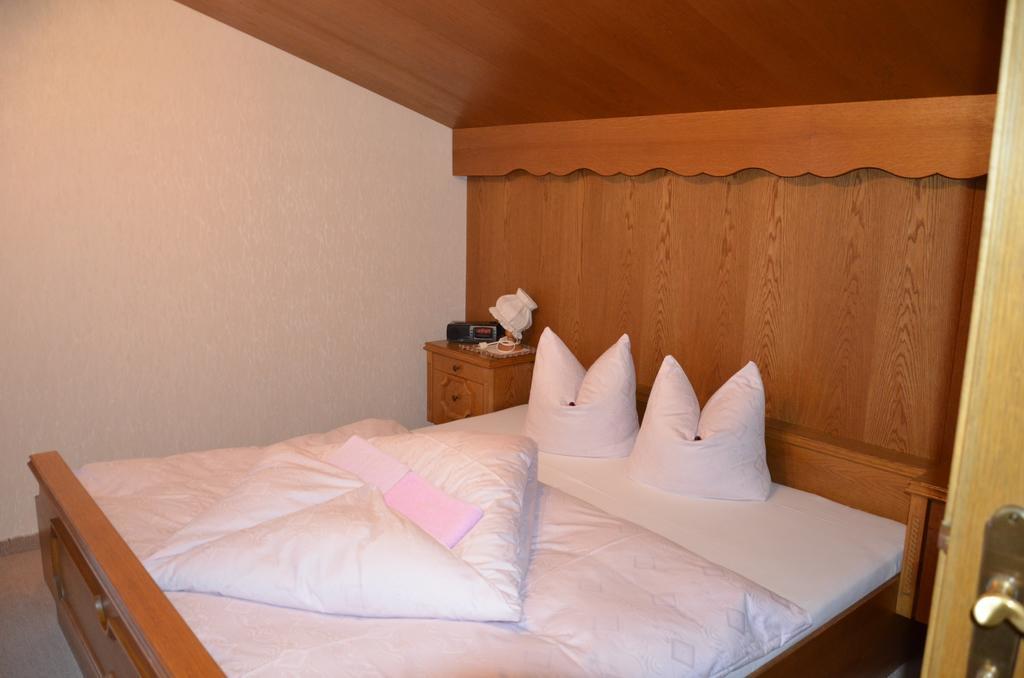 Gaestehaus Troppmair フィンケンベルク エクステリア 写真